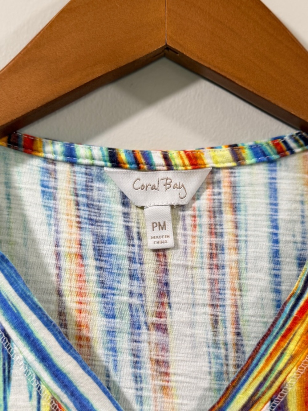 Coral Bay Women’s Multicolor Striped V-Neck Tie 3/4 Length Sleeve Top Size PM - Picture 2 of 8